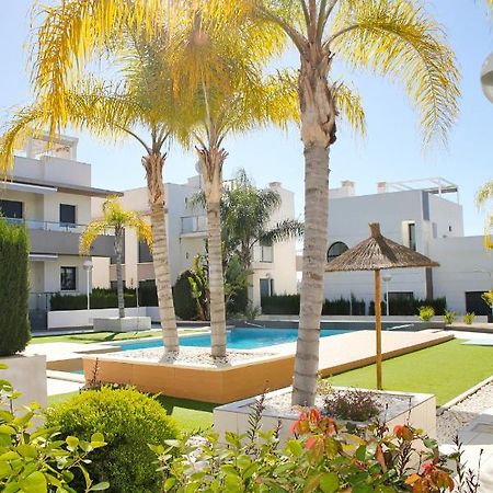 Fantastic Home With Ac, Pool And Bbq โรฮาเลส ภายนอก รูปภาพ