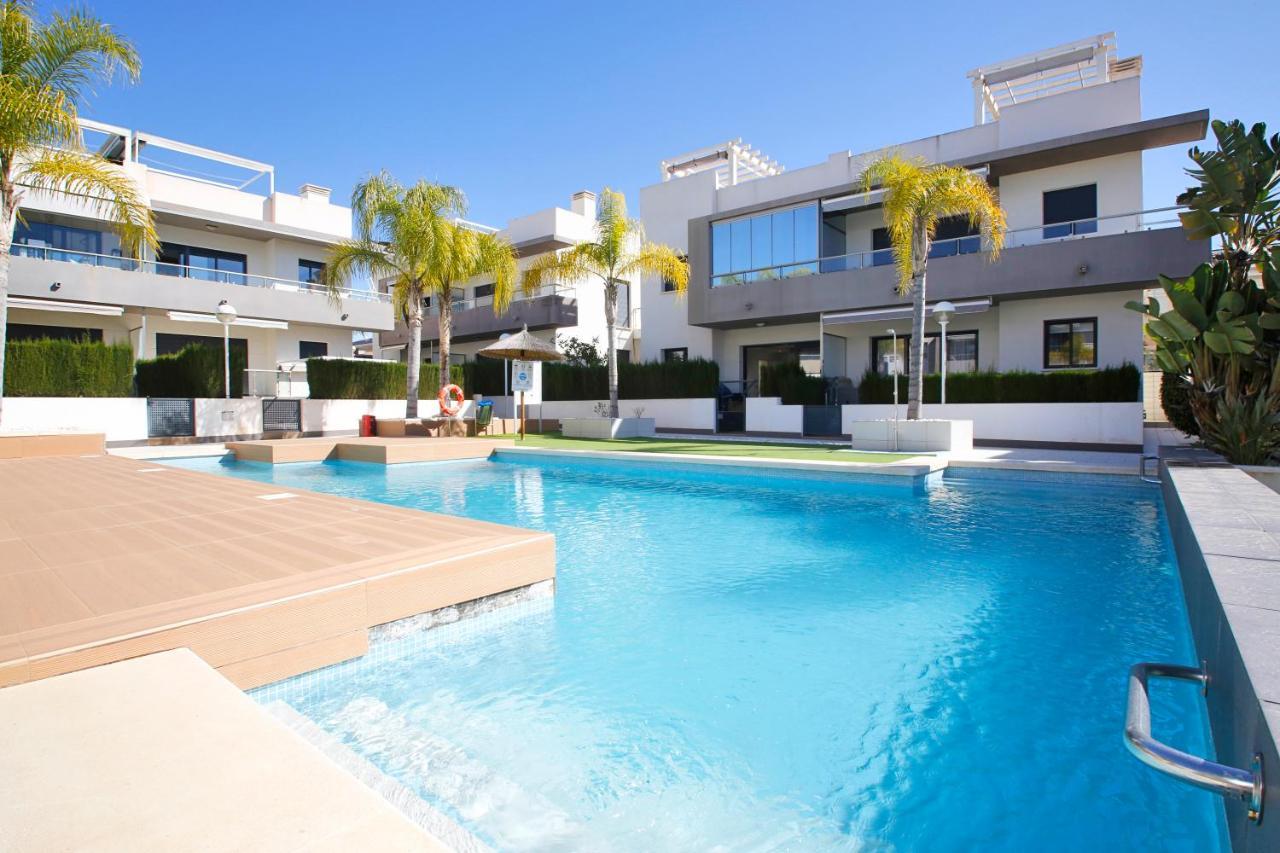 Fantastic Home With Ac, Pool And Bbq โรฮาเลส ภายนอก รูปภาพ