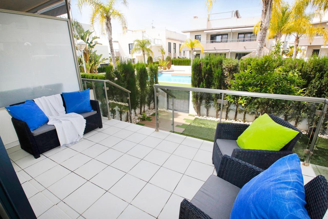 Fantastic Home With Ac, Pool And Bbq โรฮาเลส ภายนอก รูปภาพ