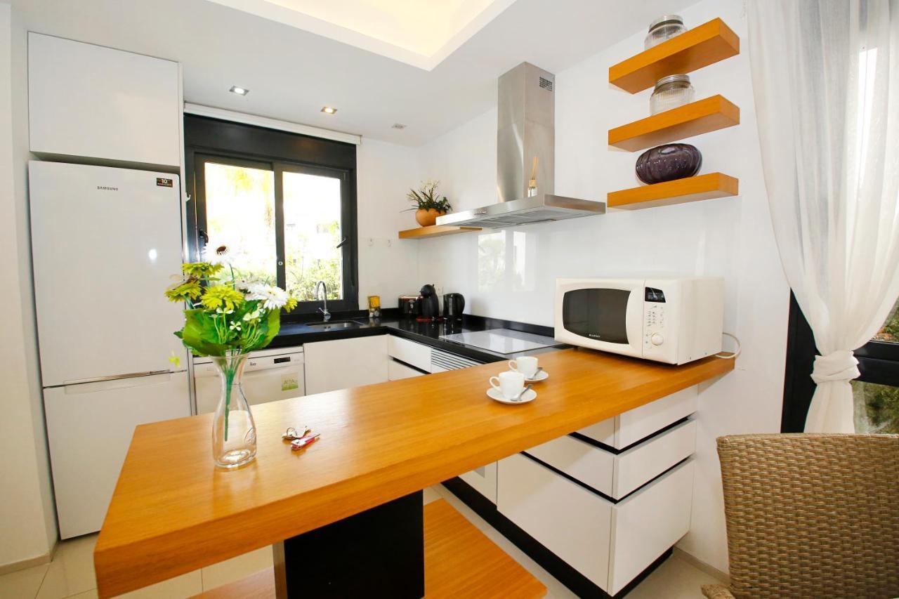 Fantastic Home With Ac, Pool And Bbq โรฮาเลส ภายนอก รูปภาพ
