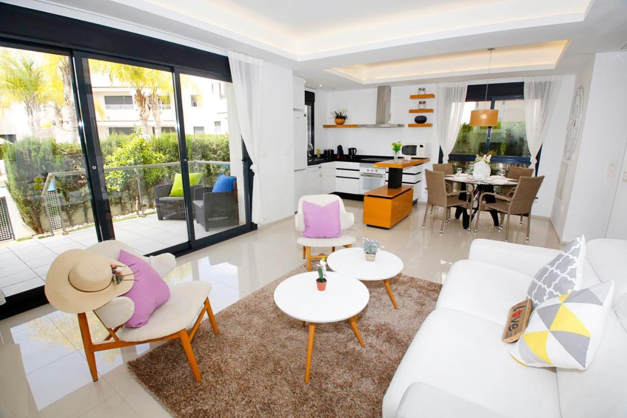 Fantastic Home With Ac, Pool And Bbq โรฮาเลส ภายนอก รูปภาพ