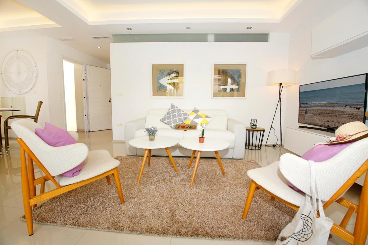Fantastic Home With Ac, Pool And Bbq โรฮาเลส ภายนอก รูปภาพ