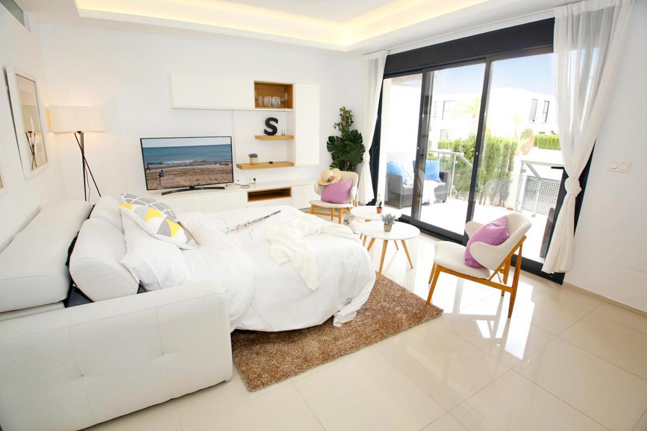 Fantastic Home With Ac, Pool And Bbq โรฮาเลส ภายนอก รูปภาพ