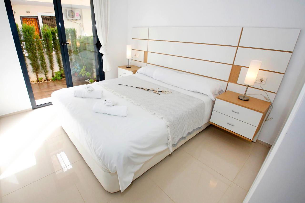 Fantastic Home With Ac, Pool And Bbq โรฮาเลส ภายนอก รูปภาพ