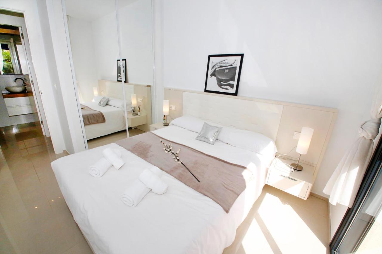 Fantastic Home With Ac, Pool And Bbq โรฮาเลส ภายนอก รูปภาพ