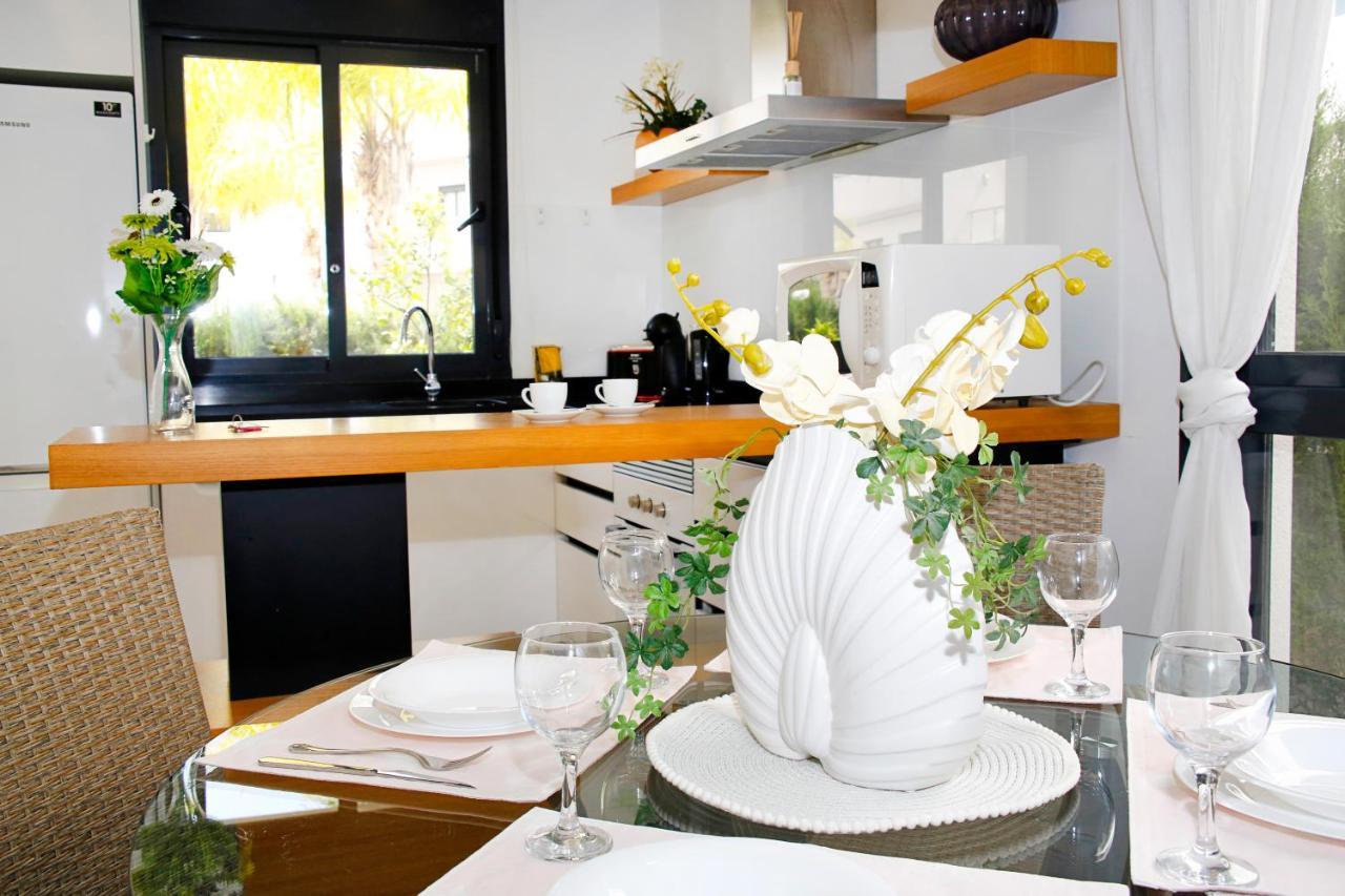 Fantastic Home With Ac, Pool And Bbq โรฮาเลส ภายนอก รูปภาพ