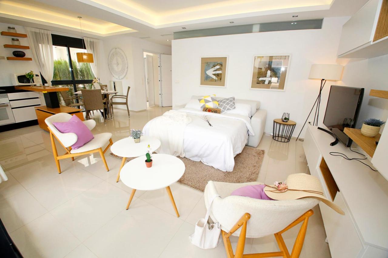 Fantastic Home With Ac, Pool And Bbq โรฮาเลส ภายนอก รูปภาพ