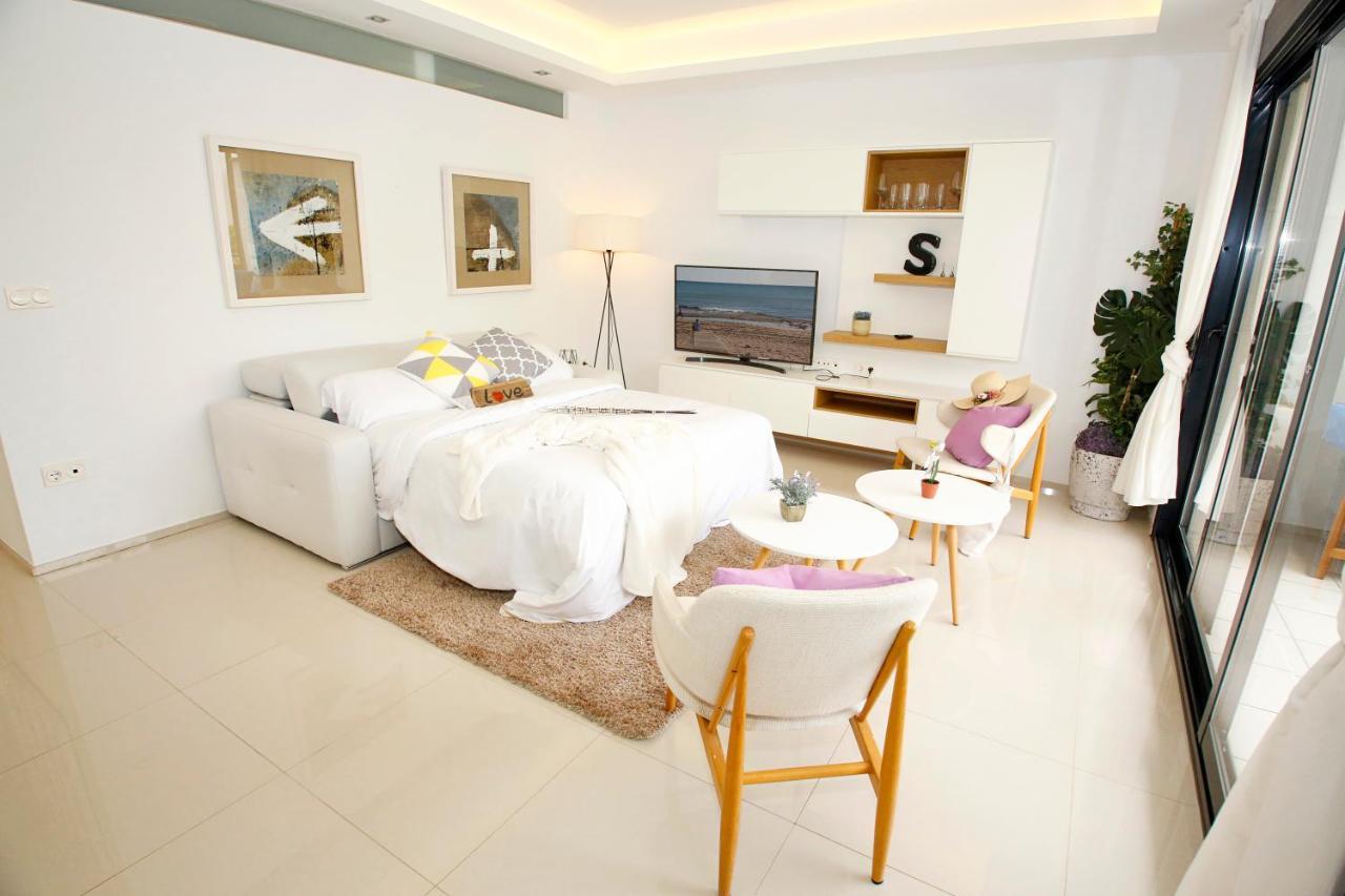 Fantastic Home With Ac, Pool And Bbq โรฮาเลส ภายนอก รูปภาพ